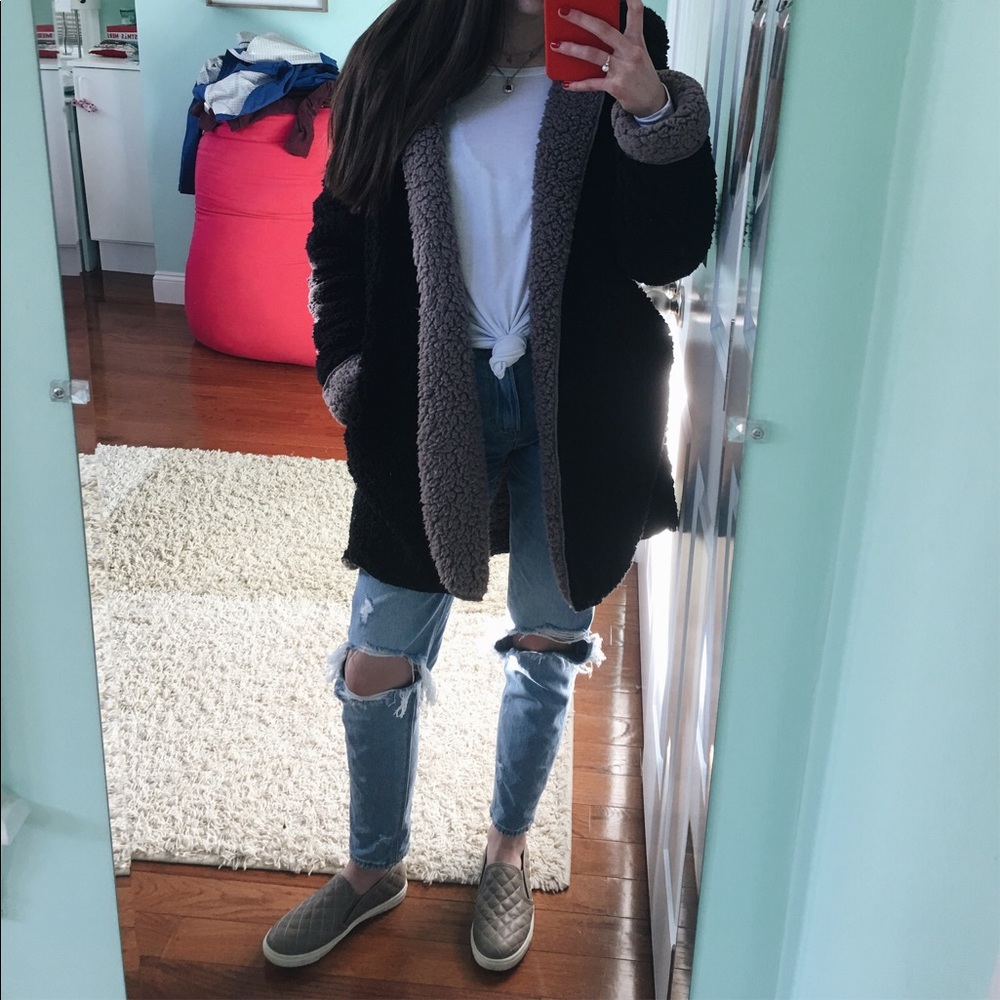 URBAN OUTFITTERS fluffy sherpa coat